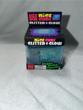Nice Cube Glitter & Glow Blue Super Solid Squish